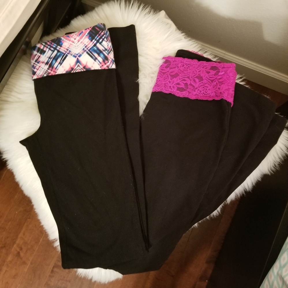 2 pairs of yoga pants